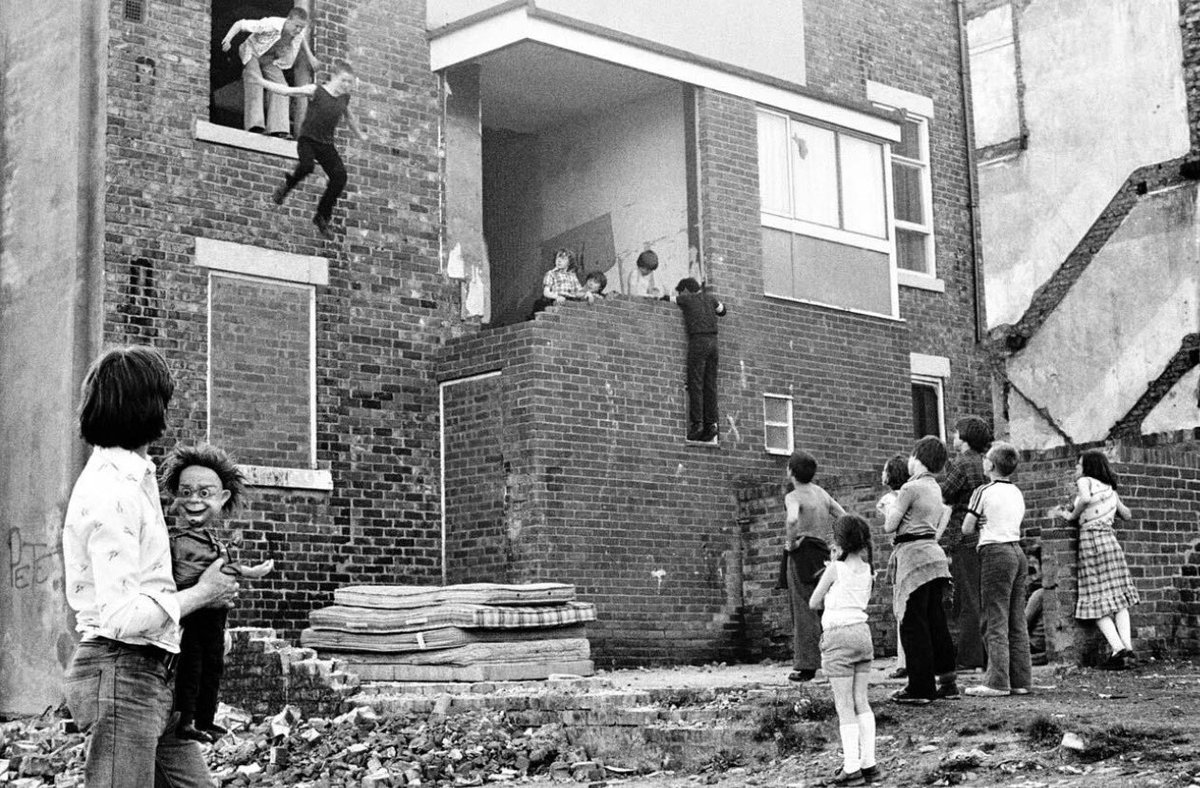 Bertrom's tweet photo. The wonderful Tish Murtha, who captured life in the north east of England in the 1970s and 80s.

Tish died suddenly in 2013, having never received recognition for her photography. https://t.co/I54qlK4qiM