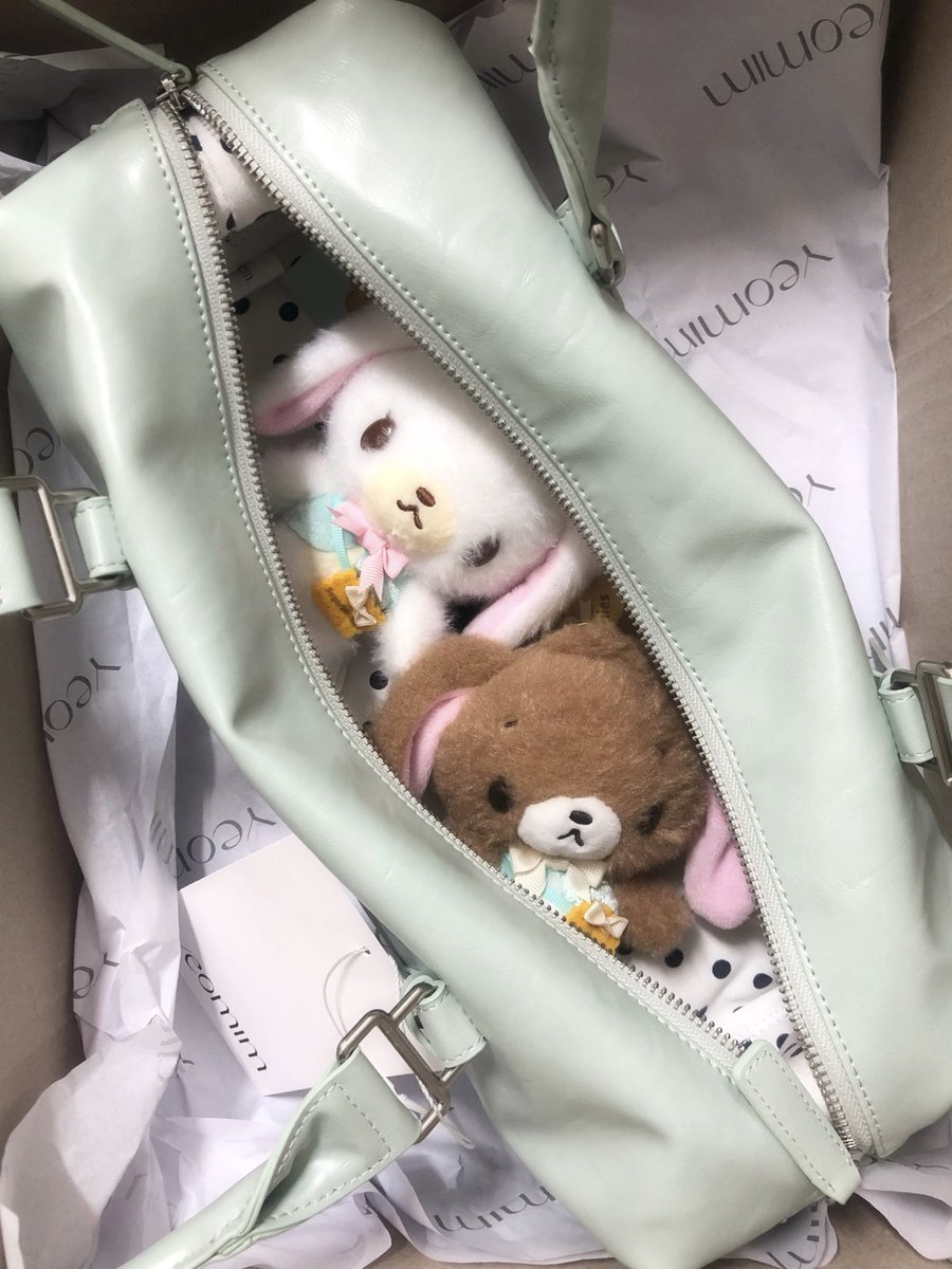purelovebbit's tweet photo. 여밈x윤비누 콜라보 가방 드디어 받았고..
귀여운 파우치도 얻었음 ㅎㅎㅎㅎ
딱 내가 원하던 색깔이라서 맘에 든다 🧼 https://t.co/6JL1e6mi66