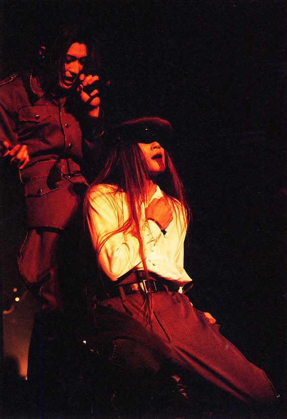 cherdememoire's tweet photo. malice mizer members: wow we are sure having fun doing this 

gakukami subplot: https://t.co/jRKsfbgVpV