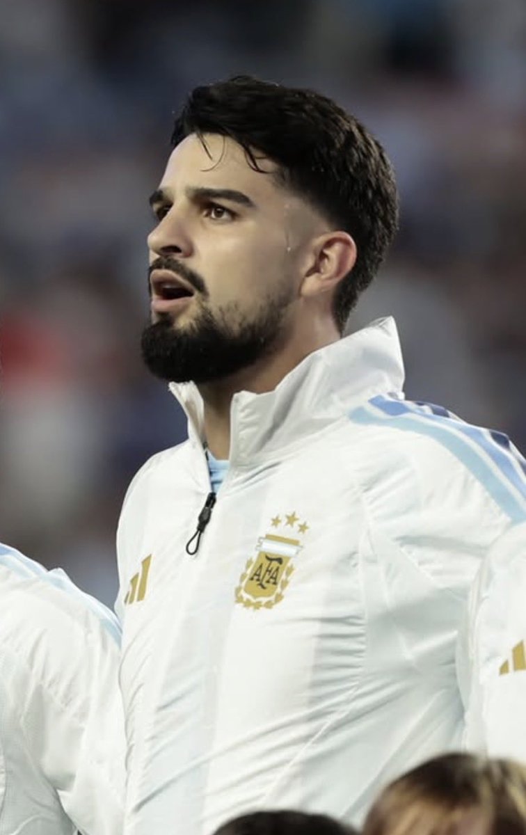 BetermoAlonso's tweet photo. El mediocampo y la delantera es un desastre, a mover las fichas o nos quedamos eh https://t.co/7BnMYGx5TU