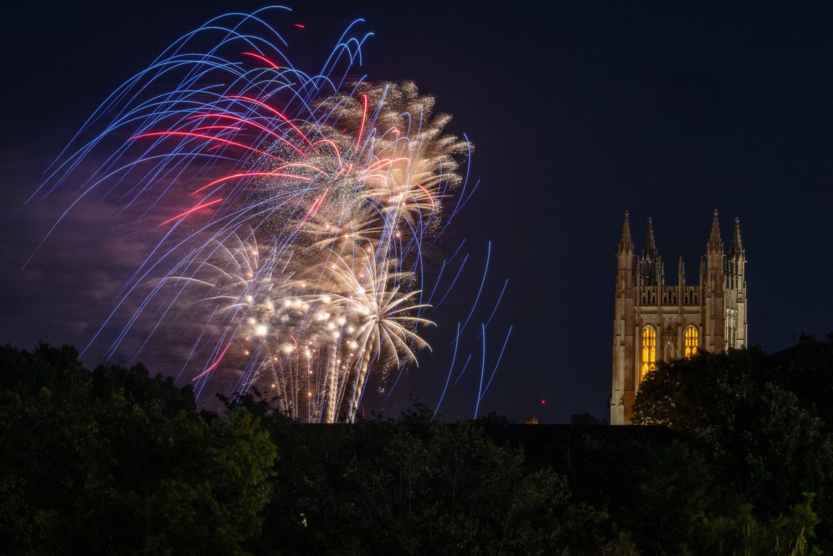 Mizzou's tweet photo. Happy 250th, America 🇺🇸

Wishing our Tigers a relaxing, celebratory and safe holiday. #MIZ 🐯 https://t.co/npFZl9uTJ2