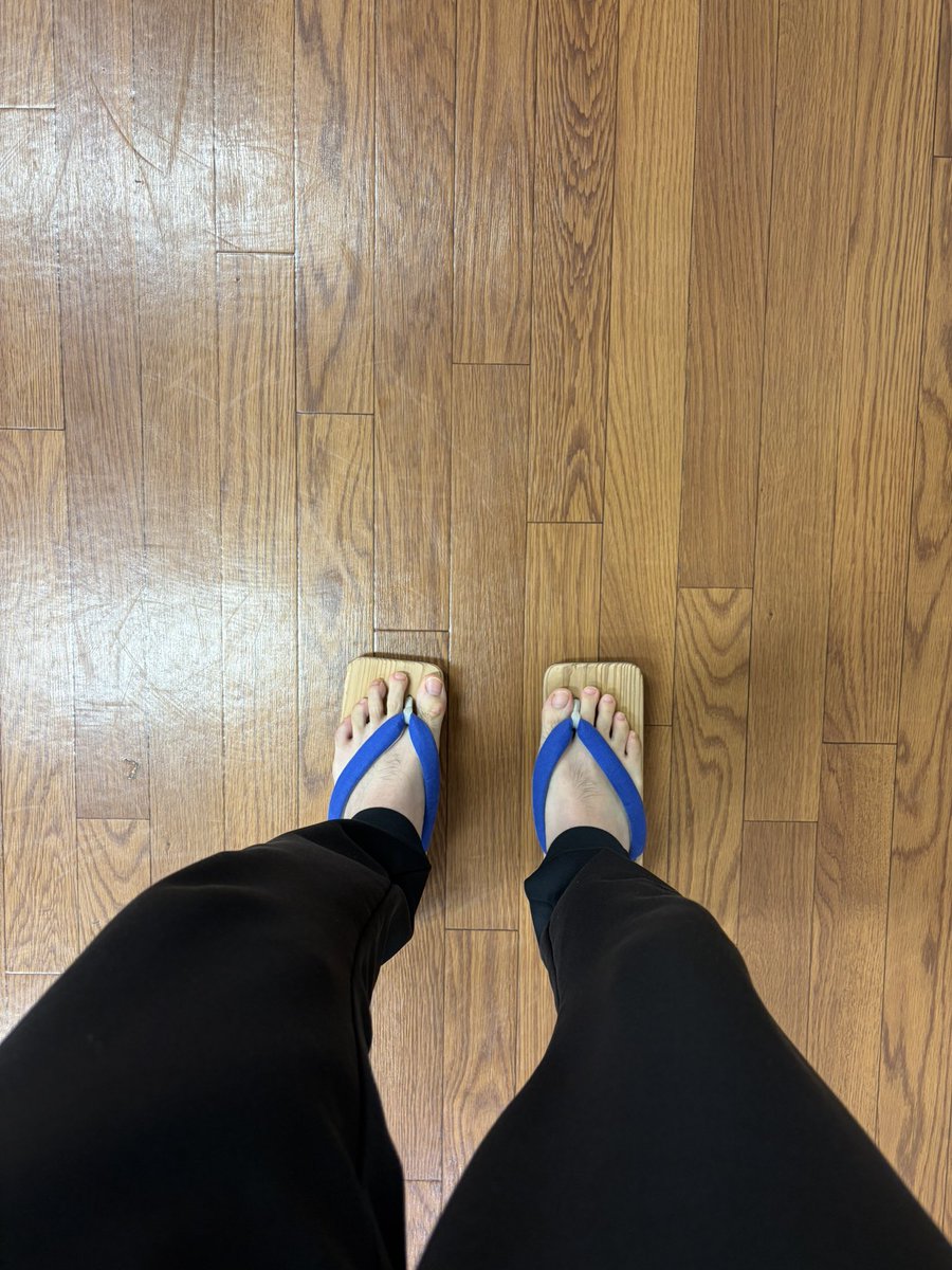 JVx1qxYRgsZrYin's tweet photo. 1624日目
カメラマン(同級生)に
スタジオを撮ってもらいました📸
#スタジオカワ坊
#方南町
#今ある体を使いやすく
#下駄の人
#RIPPO https://t.co/ypGmcKNcVi