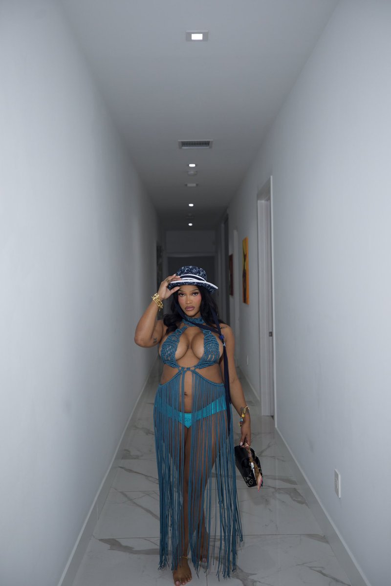MsJoseline's tweet photo. Boy or girl? 
What y'all think?! They say girls take your beauty and boys give you beauty?! Do I still have my beauty or is it gone 😛🤞🏾🤰🏽 https://t.co/XZHYxs6Oe9