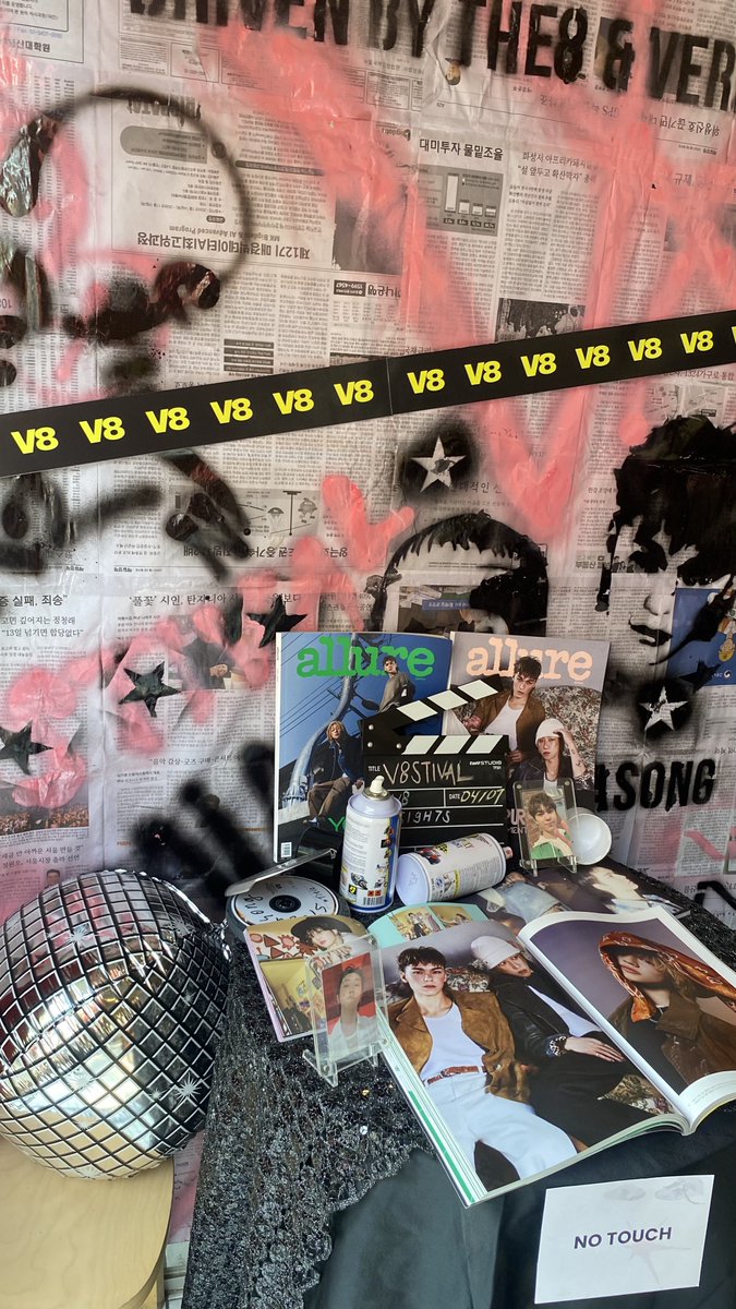 vernonrepeat's tweet photo. i feel like mechatok or maybe megatron? 💥✌️🎱 #v8stival @SI9H7S https://t.co/N3pzAqHG7P