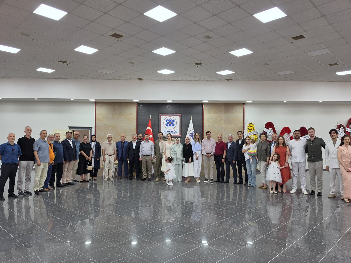 ma_balikesir's tweet photo. Önceki Dönem İl Başkan Yardımcımız, yol arkadaşımız Nurten Arslan'ın kıymetli oğlu Burak ile Betül çiftinin nikah törenlerine katılarak mutluluklarına şahitlik ettik. Genç çiftimize Allah'tan iki cihan saadeti diliyoruz. https://t.co/YUP73JN2Wh
