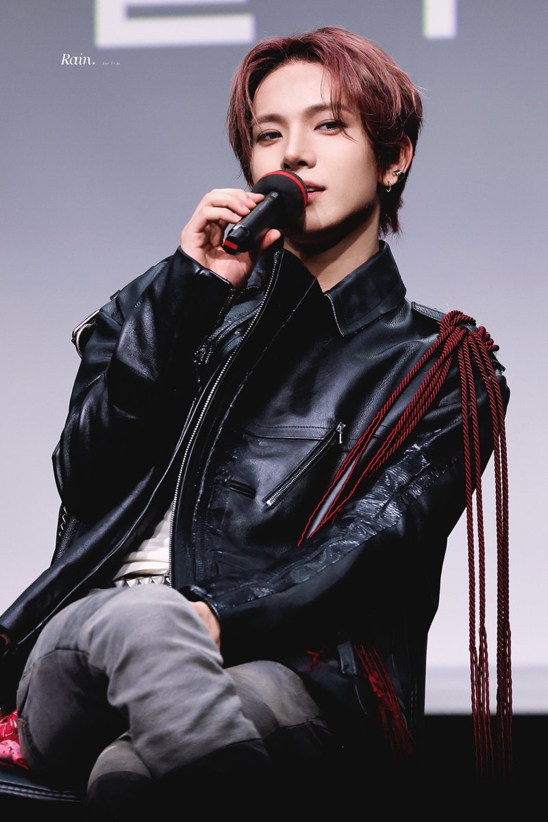 dewissaf's tweet photo. DAMN HE IS SO COOL🔥🔥

#EVAN #에반
#HEESEUNG #희승 https://t.co/anQiu6BwEr