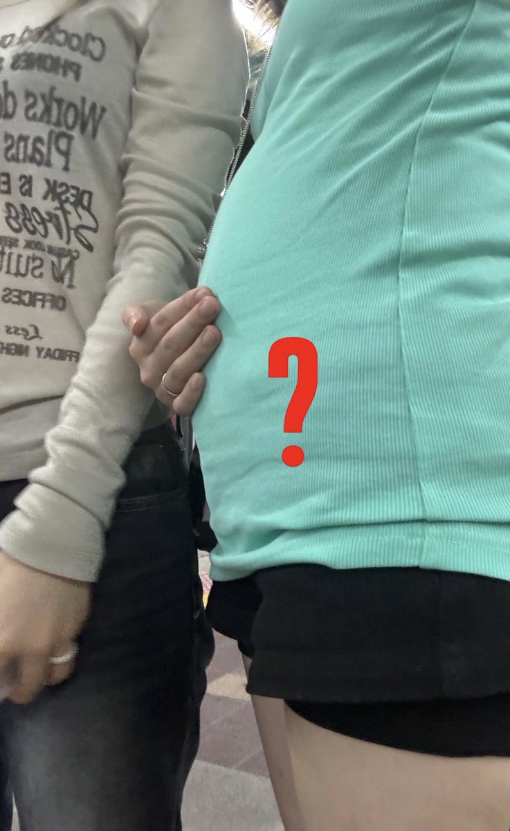 shoutoham's tweet photo. 아일릿둥이 되려고햇는데 그냥 배부른여자됨 https://t.co/Cmv4sZ5H8s