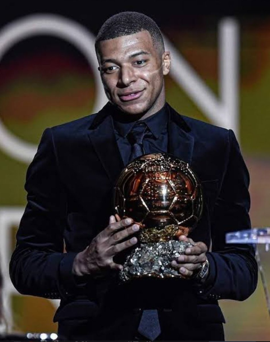aemaedkickoff's tweet photo. 🚨 Ballon D’Or Power Ranking (Top 9)

10. Lamine Yamal 🇪🇸 
9. Cristiano Ronaldo 🇵🇹 
8. Michael Olise 🇫🇷 
7.  Harry Kane 🏴󠁧󠁢󠁥󠁮󠁧󠁿 
6. Ousmane Dembélé 🇫🇷
5. Lionel Messi 🇦🇷 
4. Kylian Mbappe 🇫🇷 …. Love https://t.co/NVD7ns0eTD