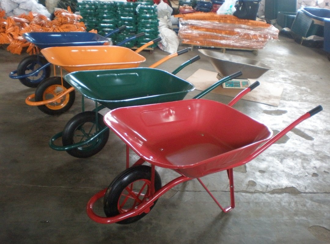 boyd_stevy's tweet photo. Even wheelbarrow way person go use suffer dey expensive 😭❌️ https://t.co/RkJDqz7plm
