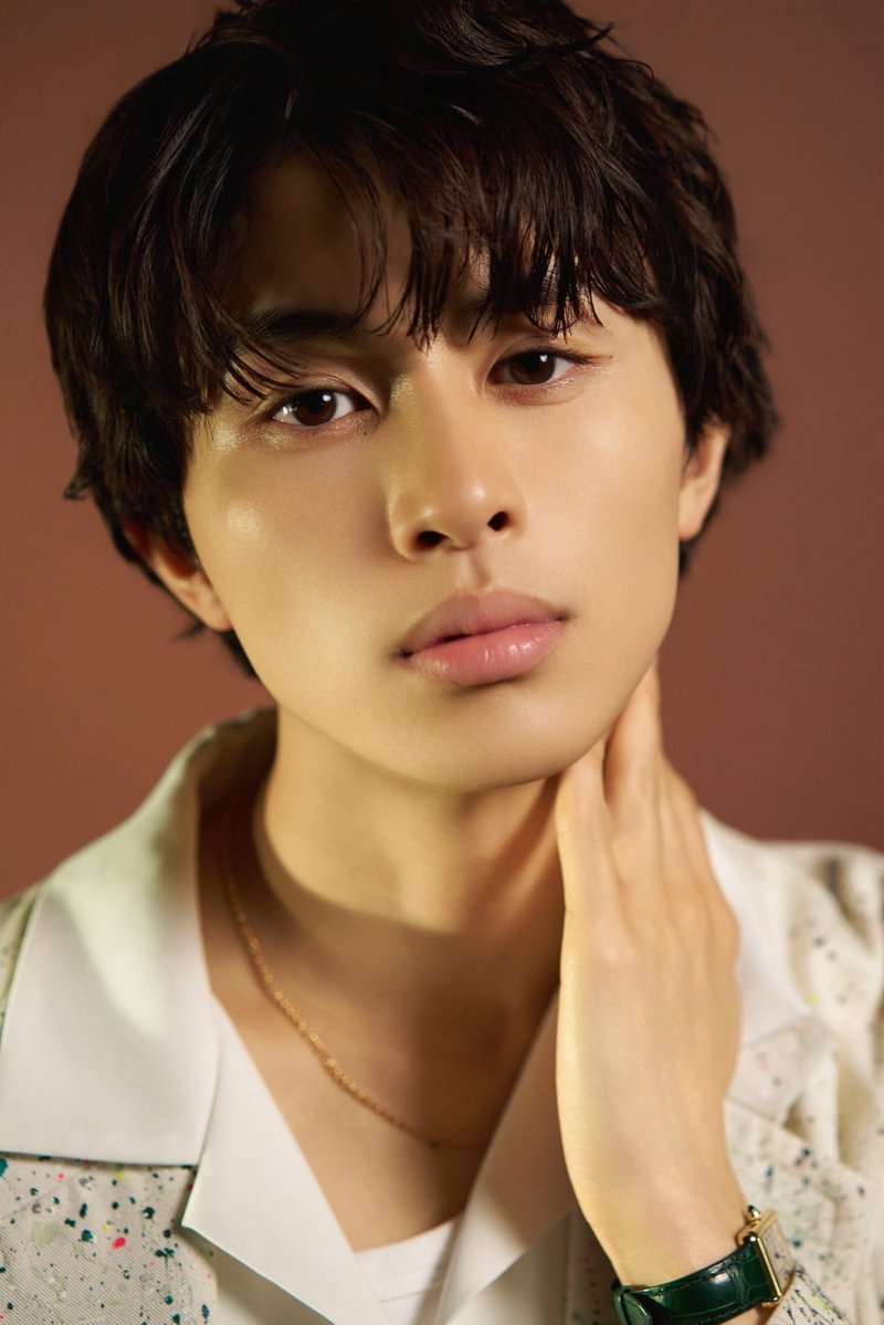 Emo_miu's tweet photo. ＼Emo!映画インタビュー／
#草川拓弥 映画『死ねばいいのに』
チェキプレも💜🎞️【エモ写真12枚】

「近しい人こそ、
コミュニケーションが大事だと思う」

💭心揺さぶられた超特急メンバーの熱い言葉。
🔗https://t.co/ZijCoVF1Gf

@shineba_movie @sd_bt
#映画死ねばいいのに #超特急 #Emomiu https://t.co/X81Te6PWm7
