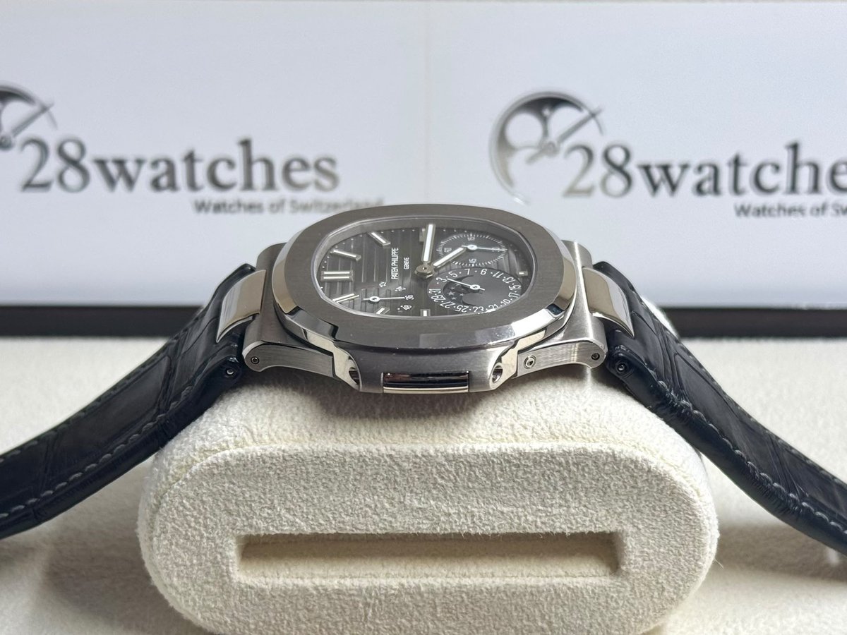 28Watches's tweet photo. Pre-owned Patek Philippe Nautilus 5712G-001 - 28watches

WhatsApp/Mobile: +852 6128 2828
Address: Shop G10B G/F Causeway Bay Plaza 1, Hong Kong
https://t.co/HQSYqeCF3C

#28Watches #Nautilus #5712G-001 #T415528 https://t.co/WIupOrnTuR