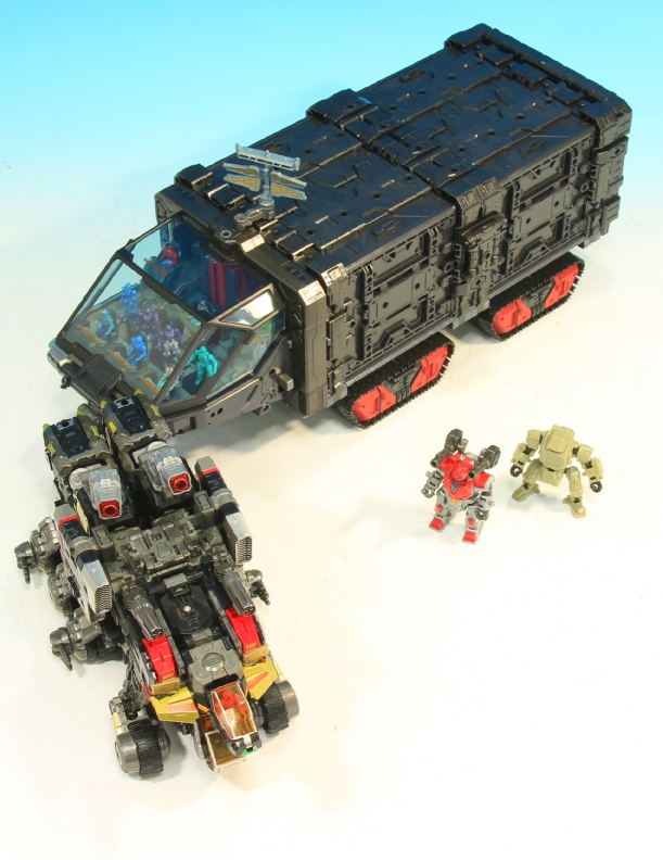gekirobogun's tweet photo. #ダイアクロン パワードコンボイ(黒)でタクティカルグランダーを牽引させる簡単なパーツ(切りっぱなし😅)を市販されてる物で作りました。
元々牽引するだけなら可能ですが曲がらずカーブに対応できませんでした。また、ポリキャップにしたので無理な力が加わると外れて、偶然にも破損対策になりました https://t.co/ir1WFTdrjS