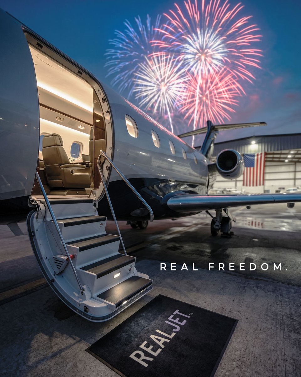 flyrealjet's tweet photo. Celebrating 250 years of freedom. 
Happy Independence Day! 🇺🇸 https://t.co/bgDXWl4HiO