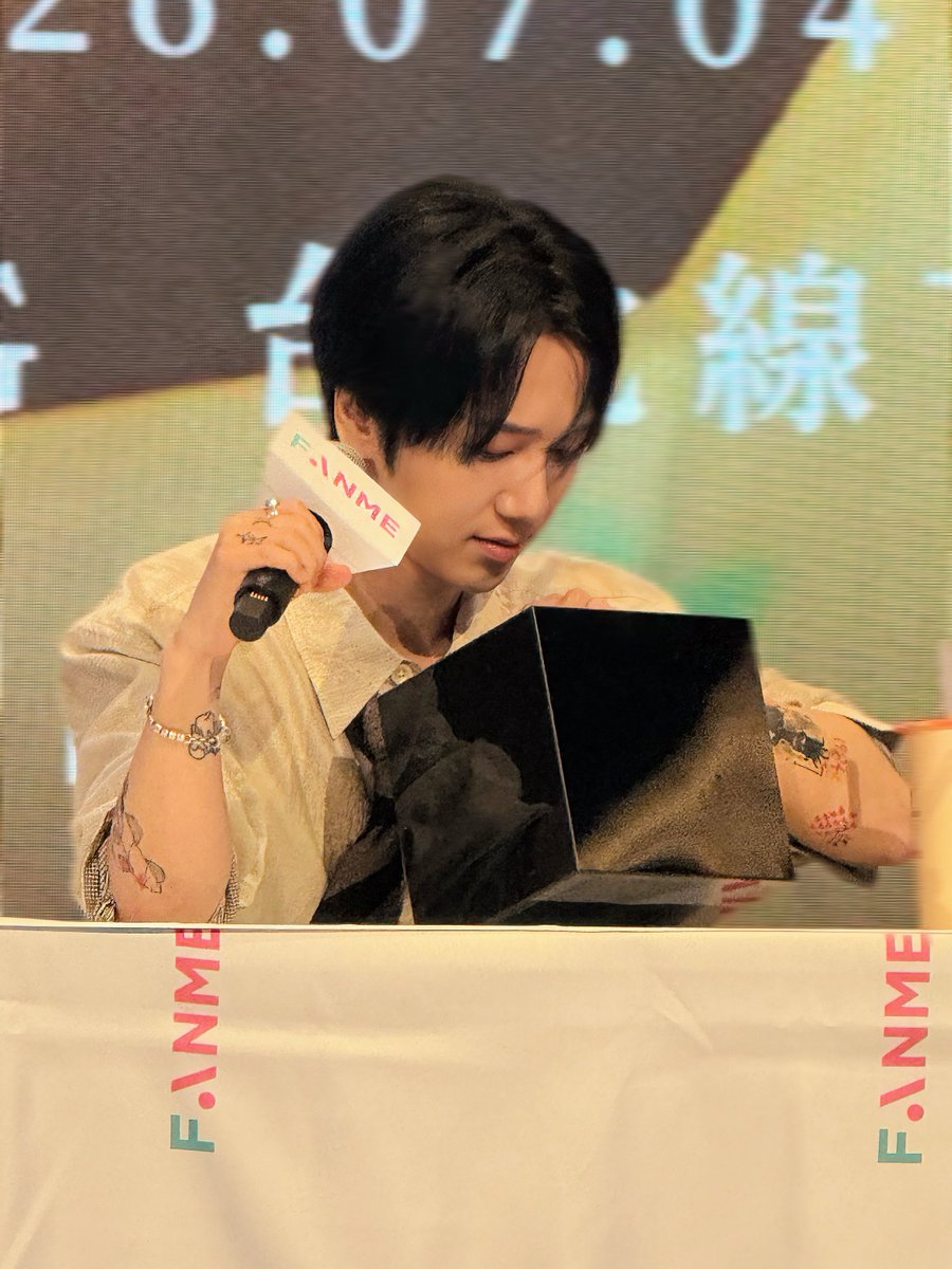 Sungyo_44's tweet photo. 260704 FANME 대만 팬싸

질문 뽑기 할때 귀여웠엉@yesung1106

#YESUNG #예성 #艺声 #イェソン
#SUPERJUNIOR #슈퍼주니어 https://t.co/pfZGUNr9fN