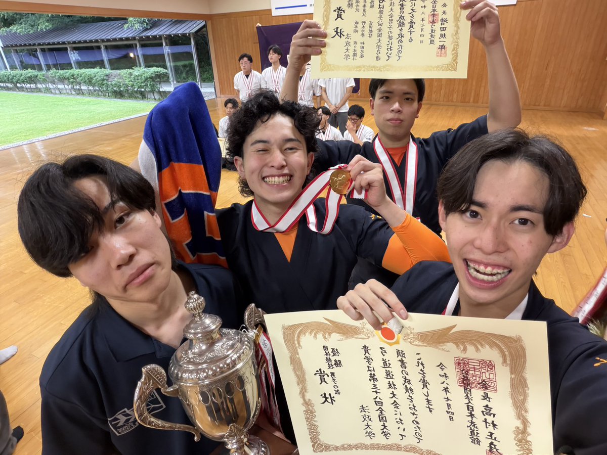 ayumu_o_o's tweet photo. 全国選抜 優勝🏆
本当に色んな思いを抱えながら挑み、何回も途中で自分が嫌になったりしたけど、大会中はとにかく楽しむことを意識して、優勝を掴み取ることができました！去年のリベンジも果たせて最高の1日でした！ https://t.co/6mMYEIDY3B