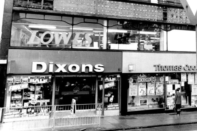 KevinToms's tweet photo. What was your go-to store for all computer/game-related needs?
#KevinToms #Dixons #WHSmith #Currys #JohnMenzies #RetroComputers #HomeComputers #Microcomputers #80sComputers #PersonalComputer #RetroPC #UKComputers #UKRetro https://t.co/4128wjx95B
