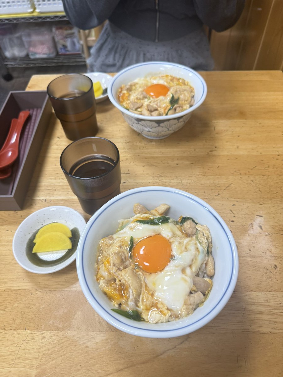 sancha0713's tweet photo. 幼馴染とのもしも話が楽しすぎて帰りたくなさすぎるから延長ドライブする🚗
これはとっても美味しかった親子丼🐔 https://t.co/dGLXaeA71I