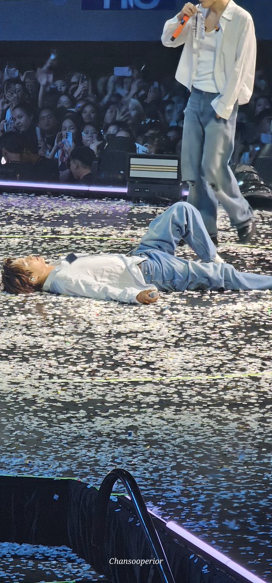 KAIst88's tweet photo. jongin😭 https://t.co/mKJAmIhZRA