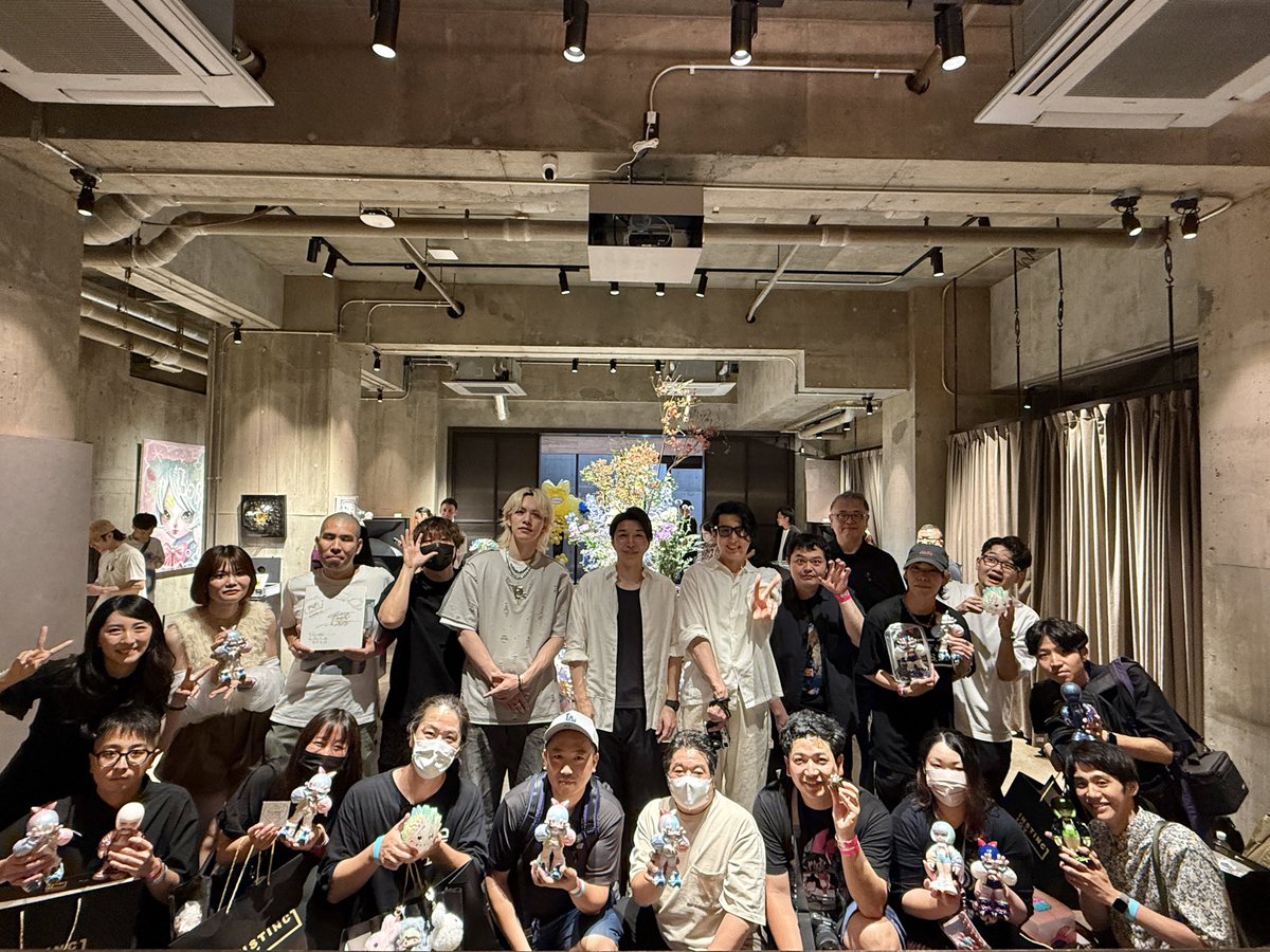 INSTINCTOY's tweet photo. 初日、そして2日目と、たくさんのご来場をいただき誠にありがとうございました。

皆様からいただいた温かいお言葉や熱い応援に、心より感謝しております。たくさんの励みをいただき、胸がいっぱいです。

明日は最終日となります。先着販売商品はほとんど完売となっておりますが、サイン対応は引き続き行わせていただきます。

最後にまた皆様にお会いできることを、心より楽しみにしております。

#instinctoy #instinctoyshow2026