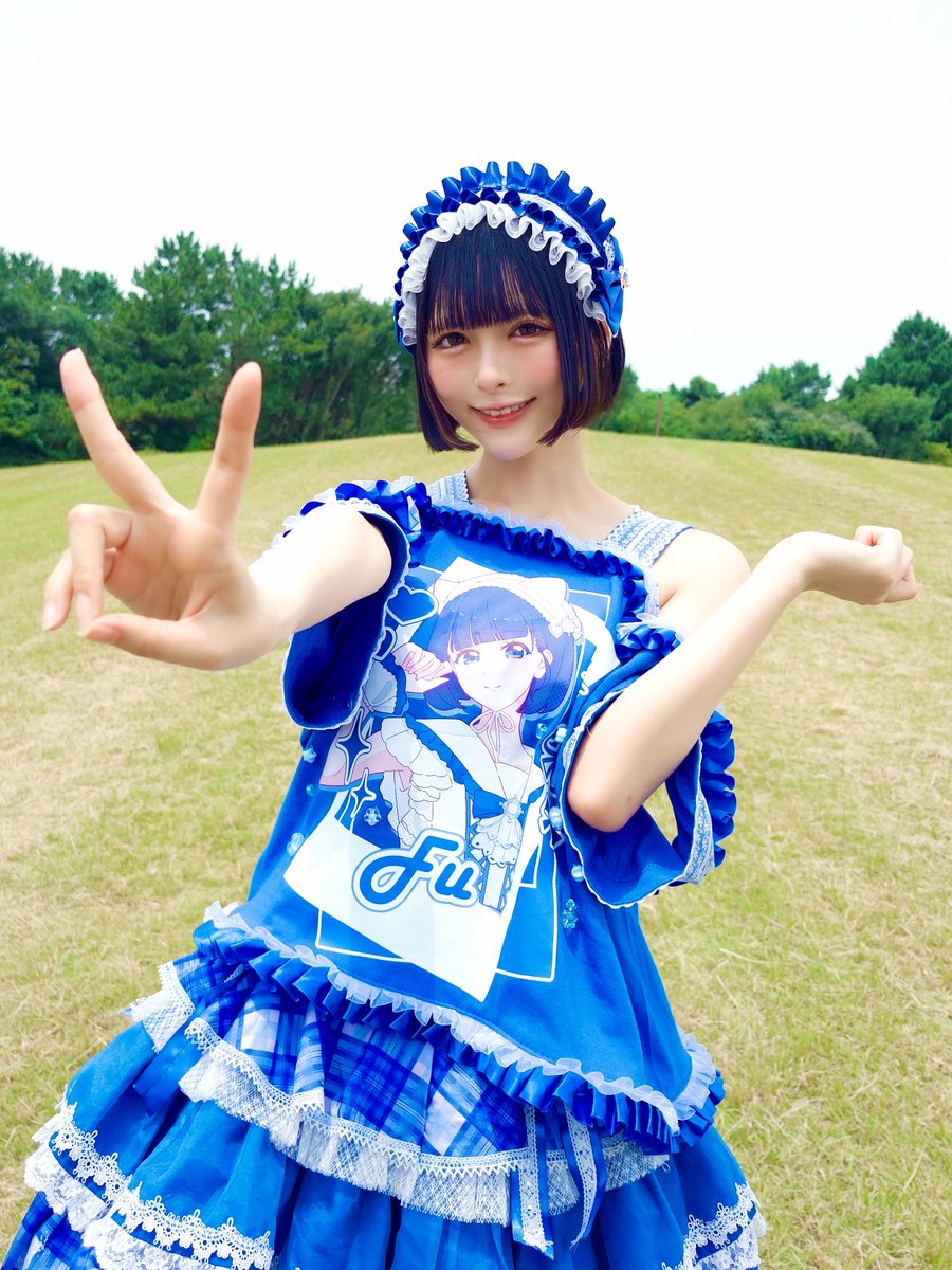 おはー！今日これねん🥺2日ぶりにカラコンつける、目痛くないといいな