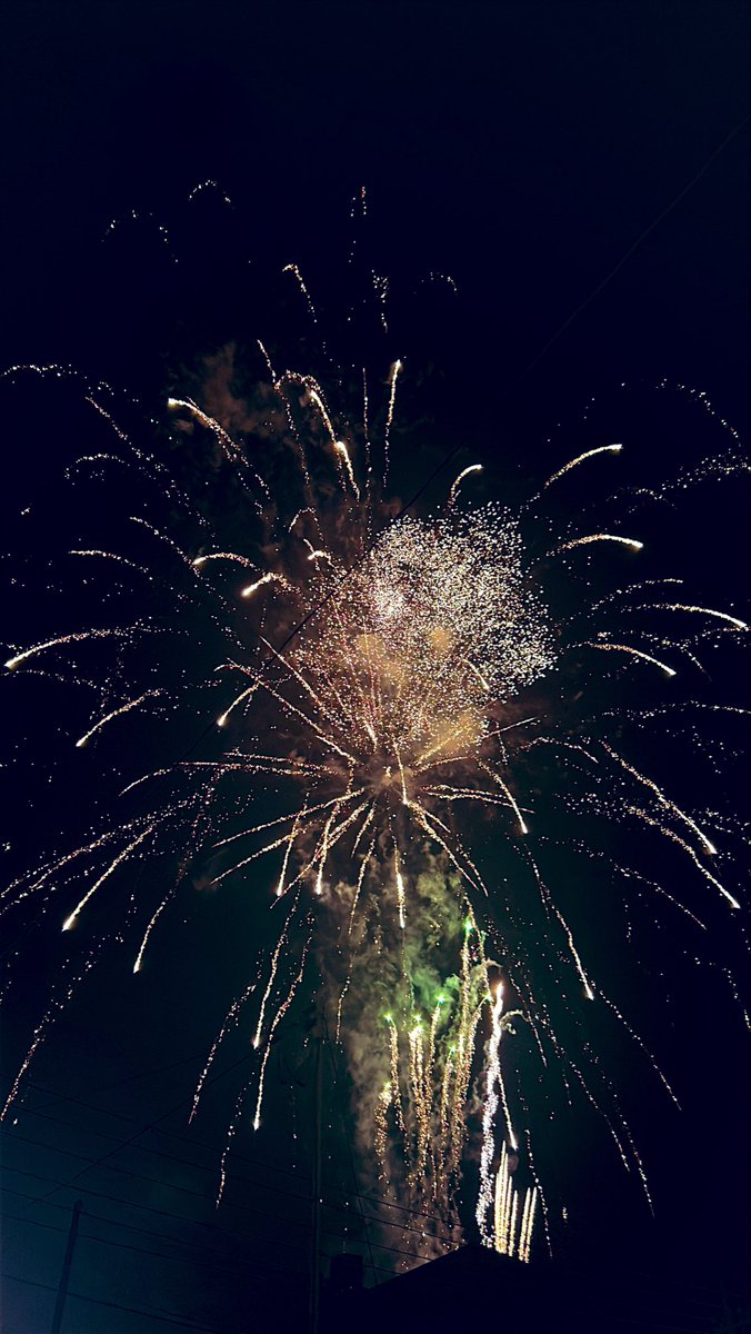 urunoa_'s tweet photo. ちょっぴり早めの花火を見たよ🎆 https://t.co/F0DUoaP8d2