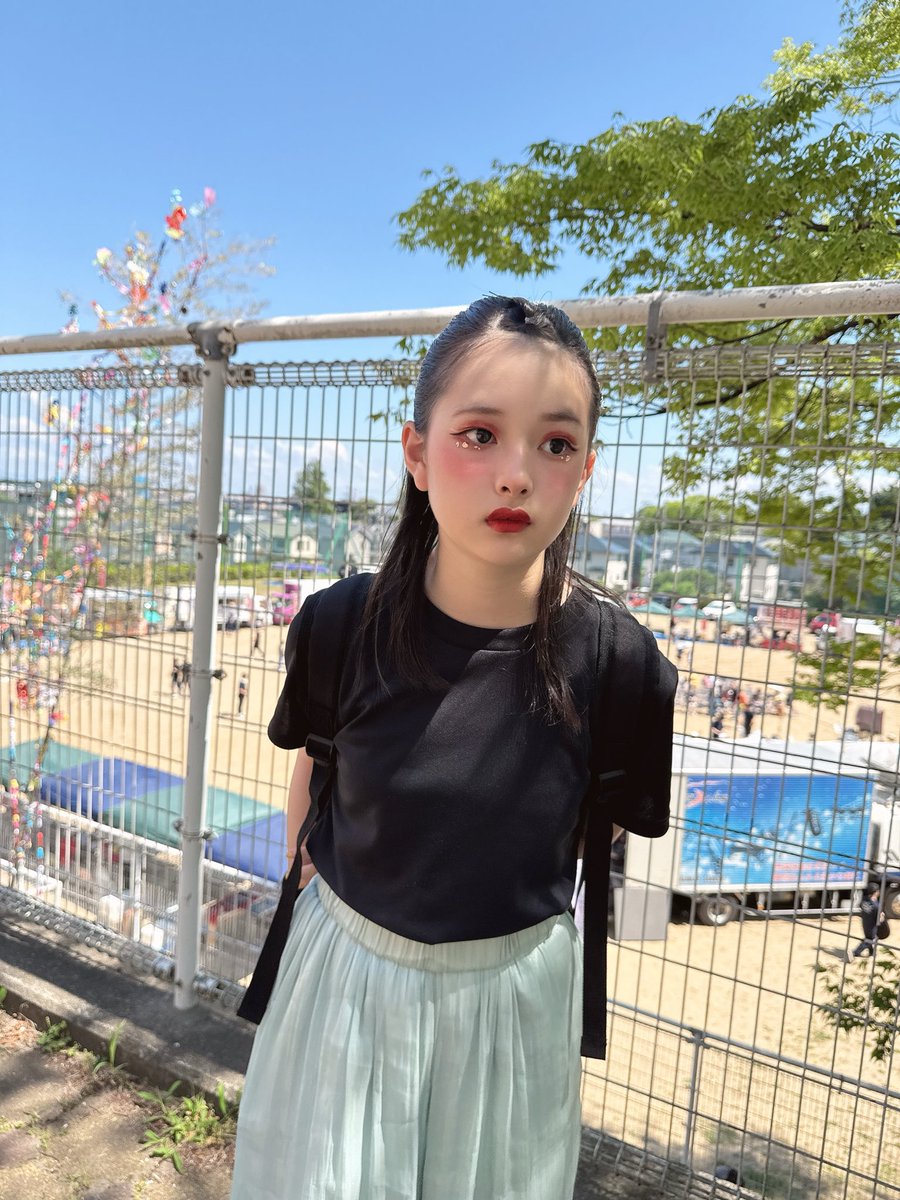 SoccerMisa's tweet photo. 寺内七夕祭りお疲れ様でした！

クソ暑い中楽しそうに踊る踊り子ってすげぇなと毎回思う貧血おばぁです( ᐛ )

明日はのしろみなと祭りに参加させていただきます！！！
我が家親不在ですが何卒よろしくお願いいたします🙏

SNOWで撮ったお人形さんみたいな娘可愛い https://t.co/UcuWaXlP4n