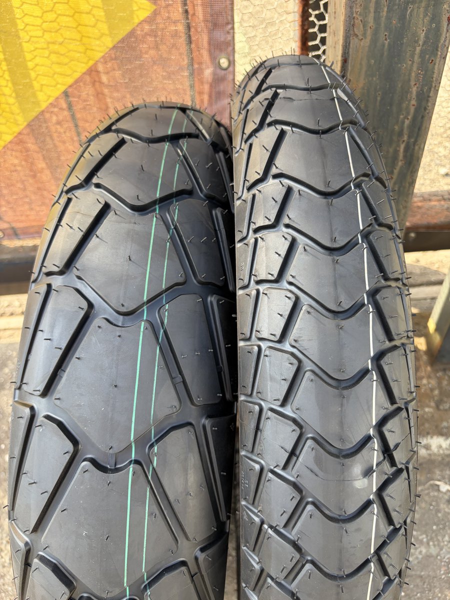 akt_81's tweet photo. さすがに5年ものに至ったタイヤは山があっても不安なので交換。しかしタイヤ高くなったねぇ…  前回は3万円台だった気がするが https://t.co/qTrRaTNxTq