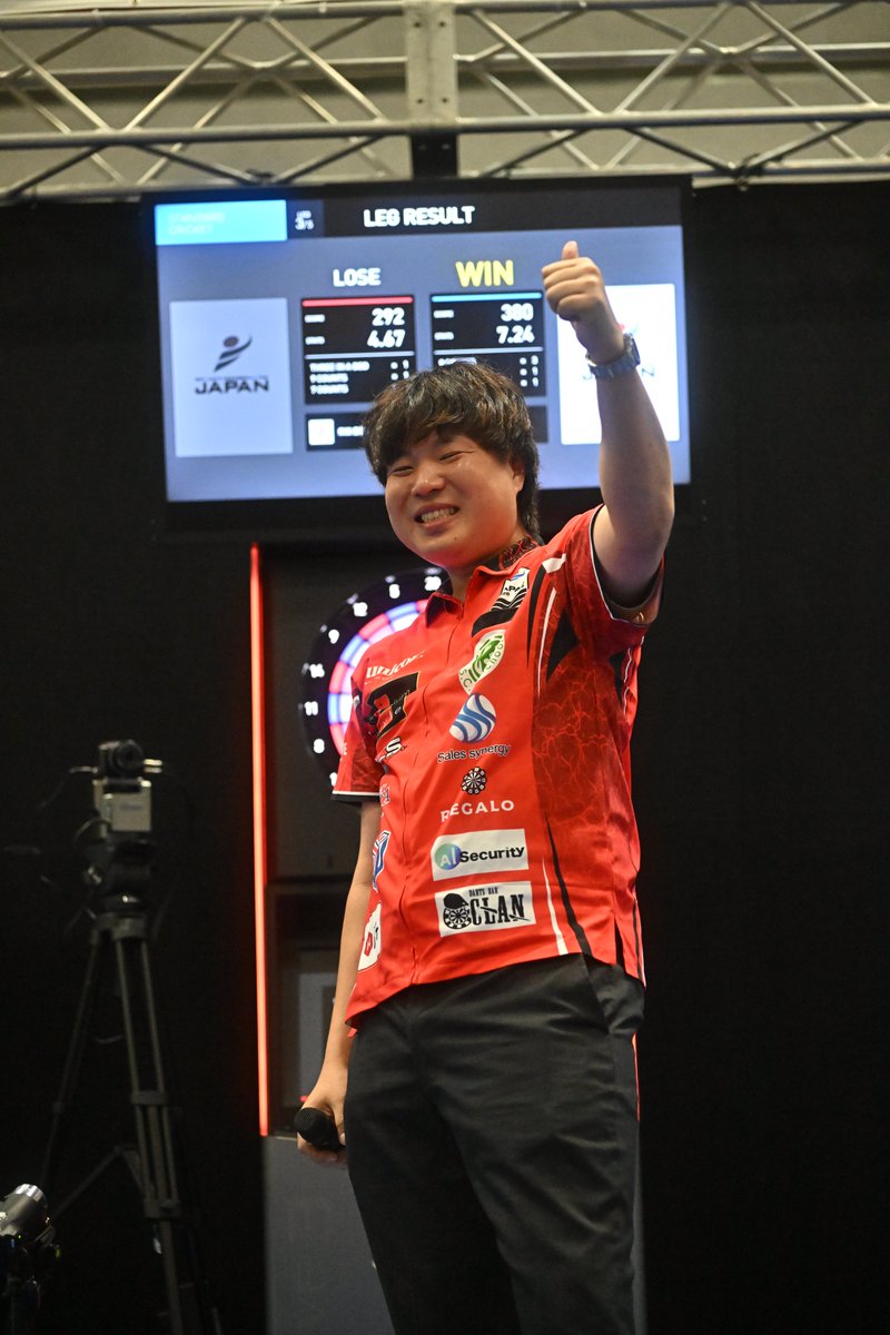 JapanProDarts's tweet photo. 【STAGE6 JAPAN優勝】

強豪ぞろいのDiv1で1レグもとられない！オールストレート勝利の完全優勝。
今季3勝目を上げた有原竜太プロ

「夢のようなこんな理想的なダーツができる日が来るとは思ってもいませんでした。
この7月に海外の試合も挑戦するのですが、そのはずみにしていきたいと思います
応援ありがとうございました」