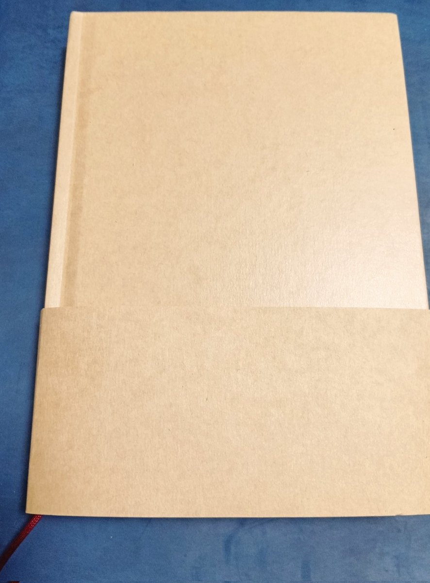 toruka0809's tweet photo. 無印良品のハードカバーノートというやつを買いました　意外と描きやすいよ https://t.co/tfky6WMxte