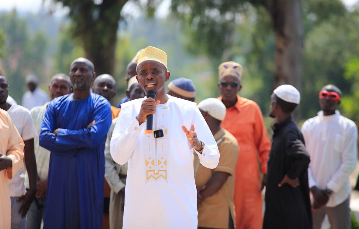 islamrwanda's tweet photo. Nyakubahwa Mufti w'uRwanda Sheikh Sindayigaya Musa, mu Ijambo rye akaba yavuze ko Atewe ishema no kuba iki gikorwaremezo gitashywe ku mugaragaro k'umunsi Abayislamu kimwe n'Abanyarwanda muri rusange bizihiza ku nshuro ya 32 umunsi mukuru wo kwibohora, asaba abasilamu kuba ku ruhembe mu rugamba rw'iterambere kuko Ubuyobozi bwiza bw'Igihugu bwahaye amahirwe asesuye abanyarwanda bose bityo bagomba kuyabyaza umusaruro nk'ikimenyetso ntakuka cyo kwibohora. @GovernanceRw @RwandaSouth @NyanzaDistrict @sindayigayamus