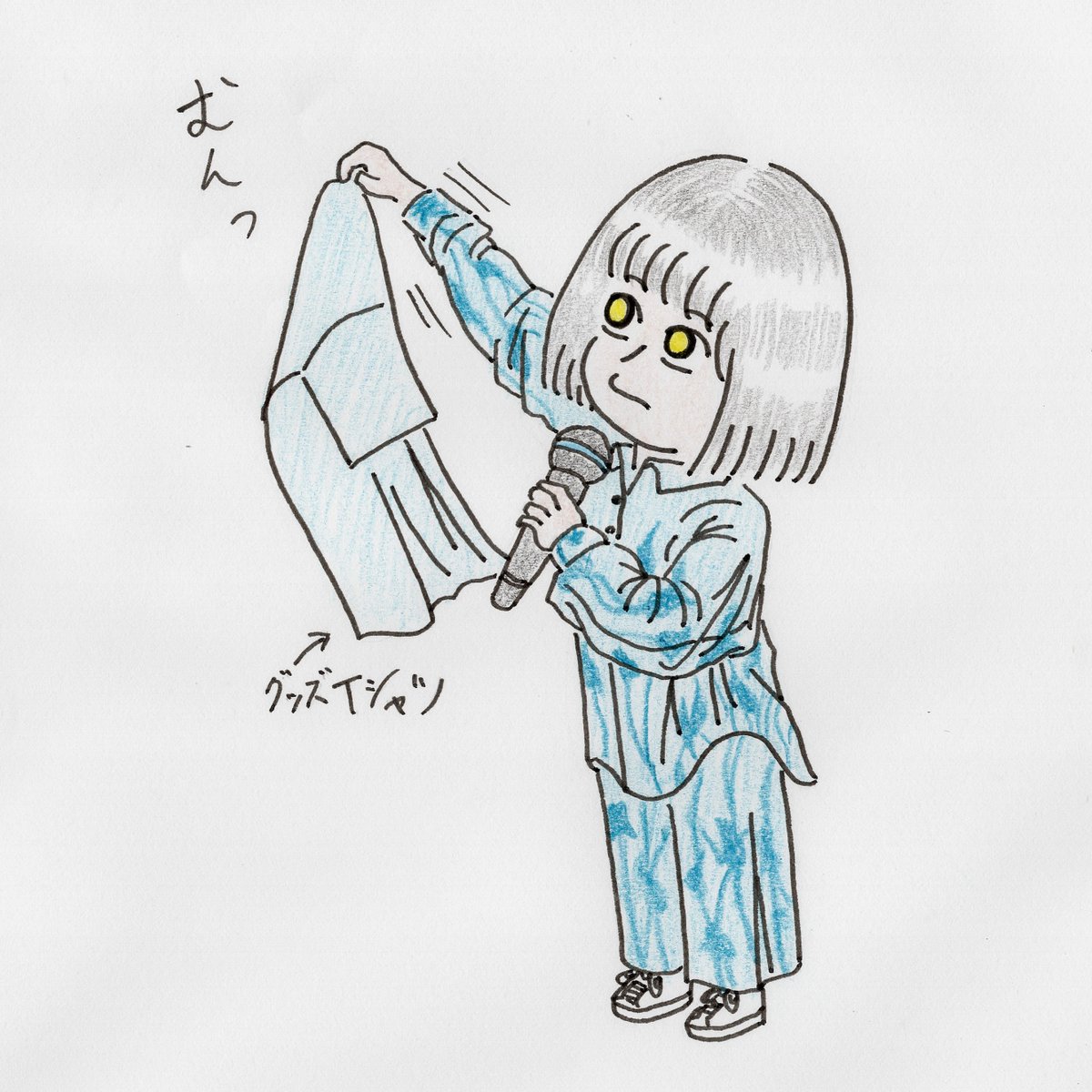 i_got_rythm's tweet photo. 今晩は一枚だけライブ後落書き。グッズTシャツを紹介しようとするも、マイクで手が塞がっているし、苦戦した末に「むんっ」って感じでTシャツを掲げるTOMOOちゃんです。
 #TOMOO落書き部
#TOMOO #TOMOO_YOUYOU #TOMOO_ItsYOU https://t.co/0bTqULCIET