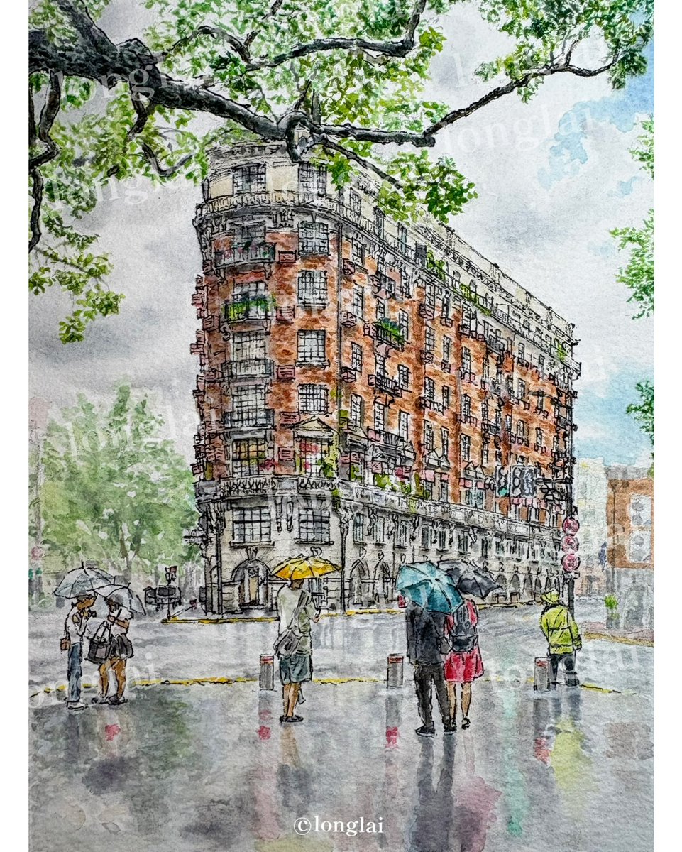 longlai_b's tweet photo. 🎨新作『雨の上海 武康大楼』Wukang Mansion,Shanghai
watercolor painted by longlai
📍上海の新ランドマーク。ヒューデック氏設計の優秀歴史建造物。フレンチ・ルネッサンス様式、上海最古のベランダ式集合住宅。

#水彩画 #建築 #上海 #武康大楼 #watercolor #longlai https://t.co/0cKvLn0j8S