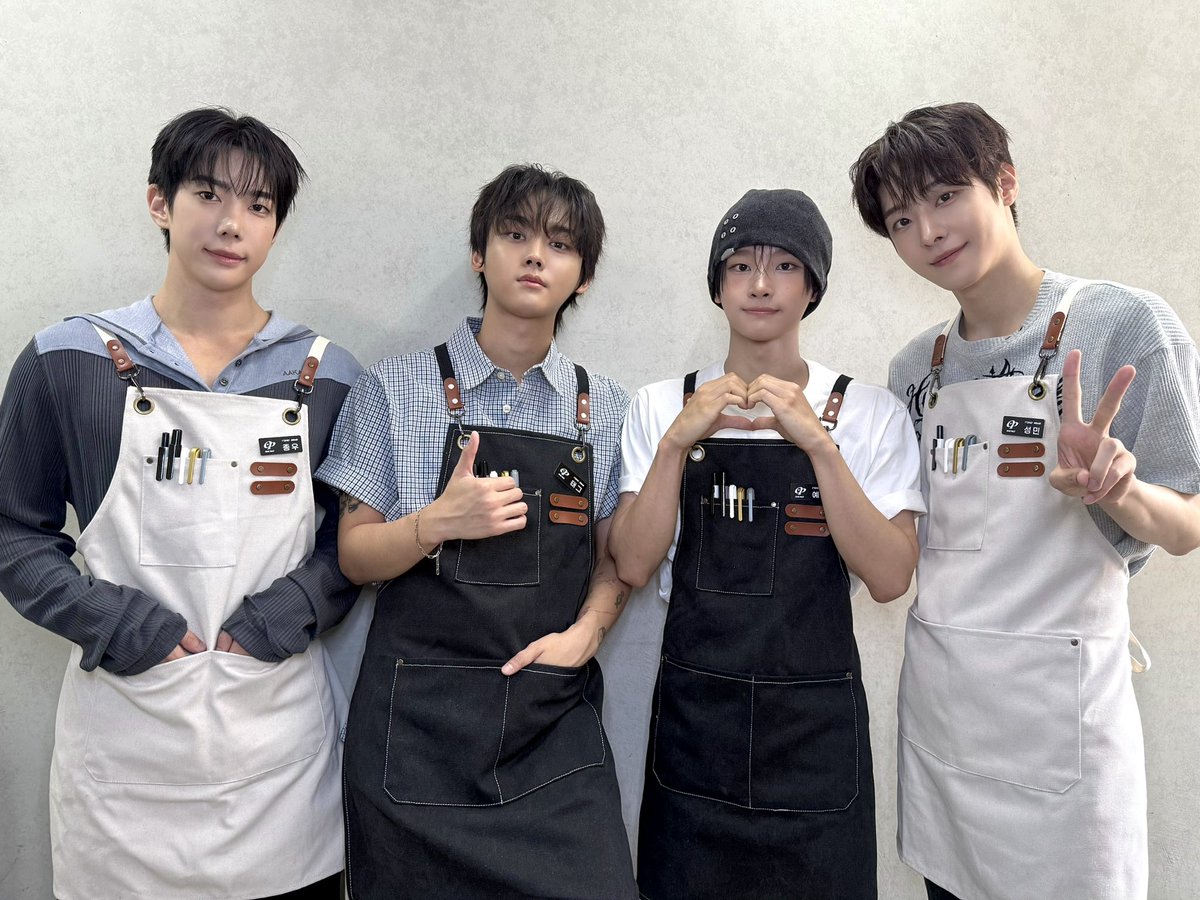 onepact_'s tweet photo. [💙_ #원팩트]

&amp;♥~ 이번 주도 잘 보내고 있어??
우리는 오늘 카페 이벤트 했다☕️
오늘도 재밌었어! 내일은 우산 꼭 챙기기~

#ONEPACT #원팩트 https://t.co/KFPvBn5FYM