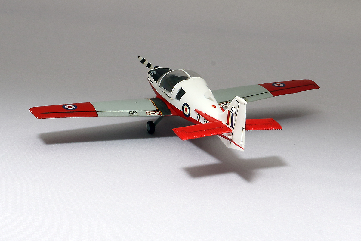 Sekainokansn's tweet photo. エアフィックス1/72　スコティッシュ・アビエーション ブルドッグ完成しました。
う～ん、墨入れはいれないほうがよかったな、反省😅
機体が小さくて派手な練習機塗装がなんともかわいらしい。パーツも少なくて非常に作りやすく作ってて面白かったです。 https://t.co/iBdufjmgL2
