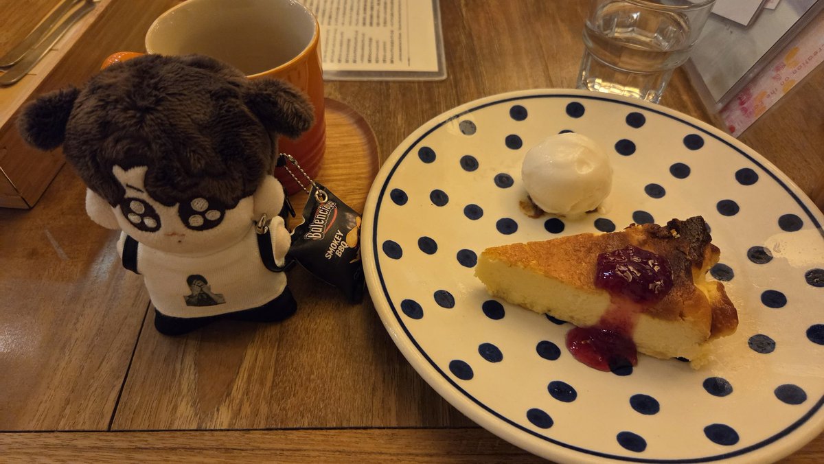 yukity0901's tweet photo. 今日のコーデ✨
最近買ったピンクトップス🩷
CKジョングクのノベルティバック😍
もちろんとぅぎちゃんも連れて… https://t.co/tRS3TgGeWh