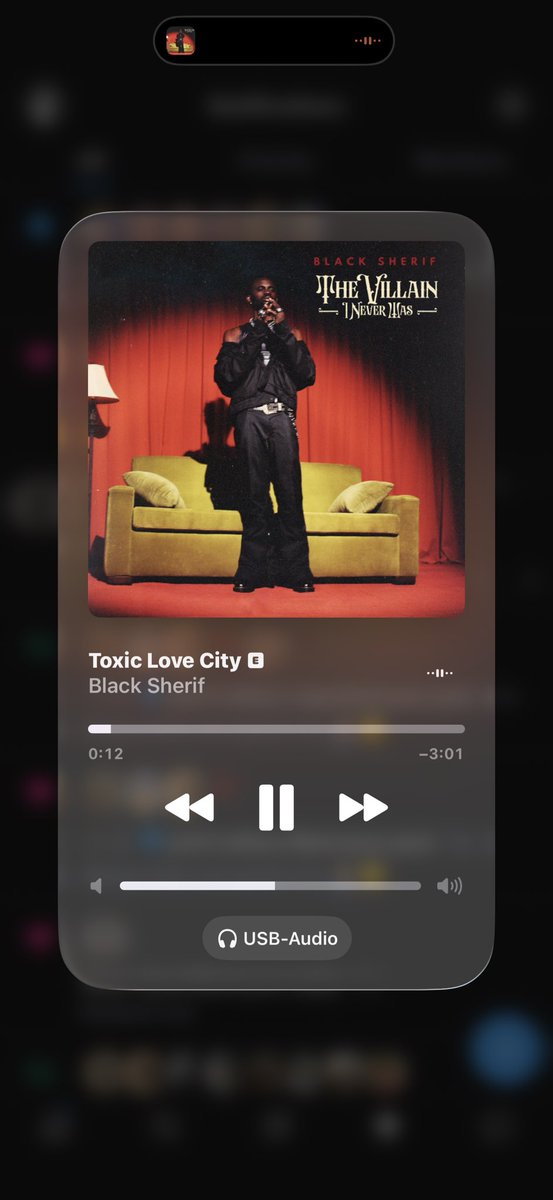 ariakeepsmesane's tweet photo. Am I the only one who can’t get over this song ? https://t.co/L8d8oUbj0n