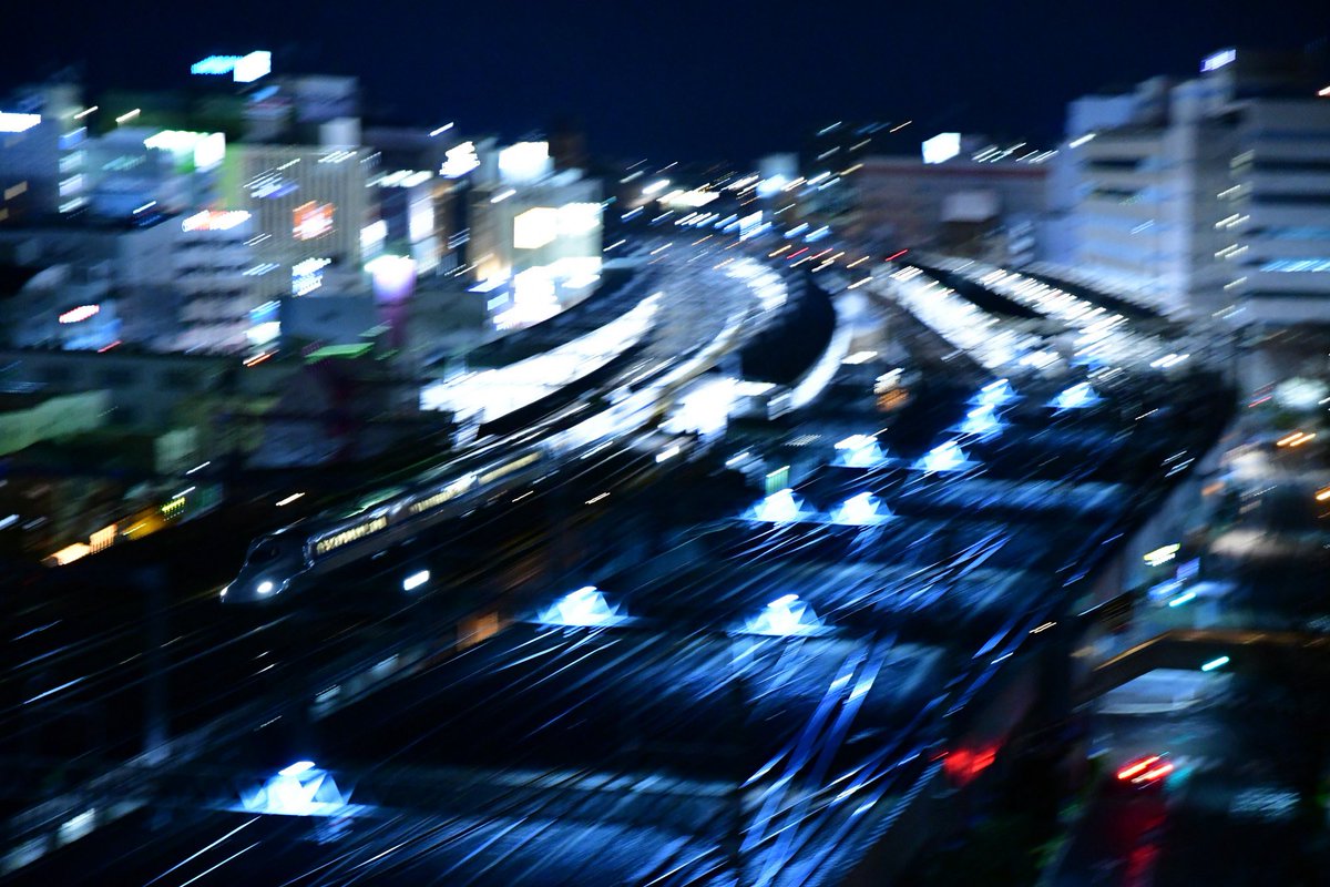 Sora_Kaze_Yu's tweet photo. #見た人もなにか無言で新幹線をあげる https://t.co/5TGaRb9ZcH