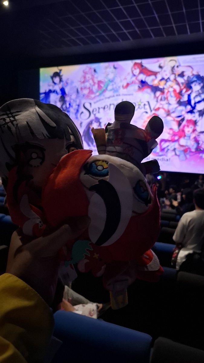 setengahsendokk's tweet photo. One time in a lifetime at CGV Central park #holoserendipity https://t.co/G5D2fCvwhW