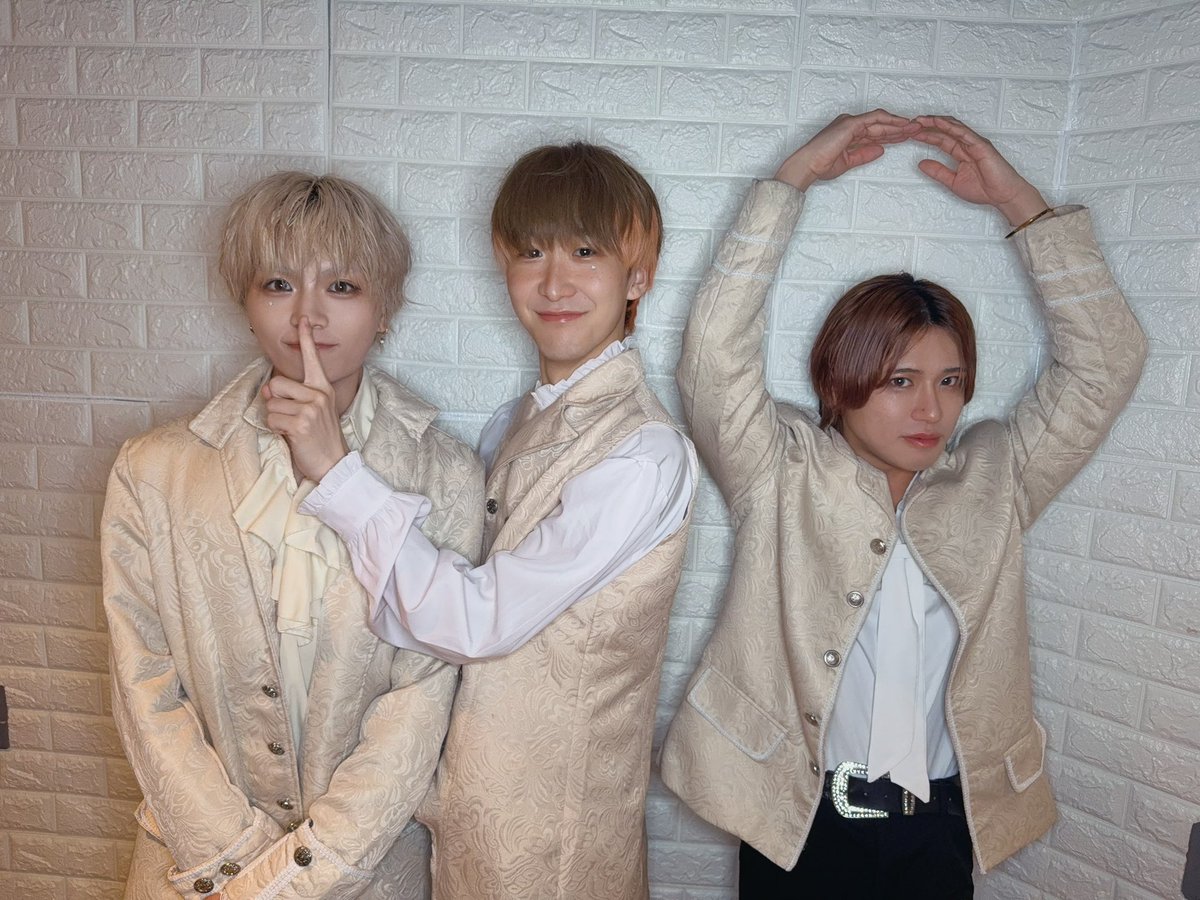 superfantasy_fv's tweet photo. ══  7/4 HEROES公演👼🏻 ══

ご来場ありがとうございました🏰

< Setlist >
01. HEROES ANTHEM
02. ジャンボリミッキー!エボリューション 🆕
03. スーパードゥーパー・ジャンピンタイム
04. クラブマウスビート
05. 少年時代
06. 自由への扉
07. 闘志を燃やせ
08. When Can I See You Again?
09. 全力少年

#SUPERFANTASY