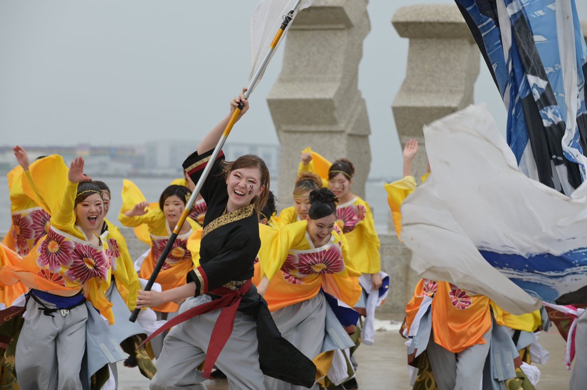 yosa_pic's tweet photo. Sailing KOBE
神戸学生よさこいチーム湊さん
「絃繋－つなぎー」

演舞写真📸

#神戸学生よさこいチーム湊
#絃繋
#SailingKOBE https://t.co/HHIO6662sa
