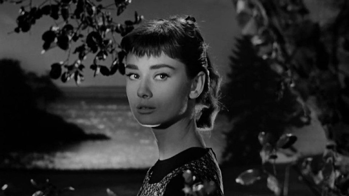 MovieEndorser's tweet photo. SABRINA is an Incredible Film https://t.co/Q3MFFnN8sX