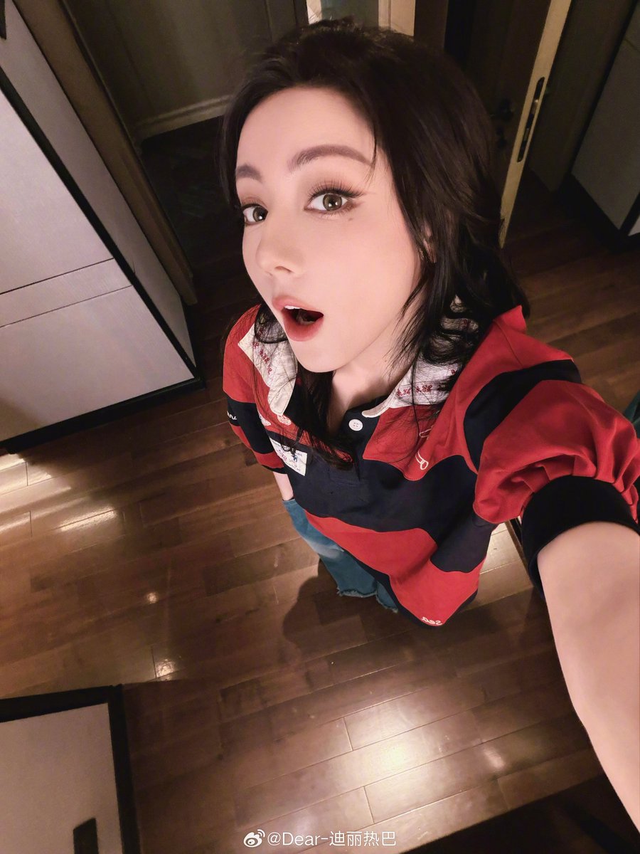 DilrabaS2's tweet photo. 어제는 패총의 얼굴로 나타나놓고 오늘은 이런 커염띠기 셀카를 주는 여성 너무 좋지🤭 https://t.co/ORieHda85i