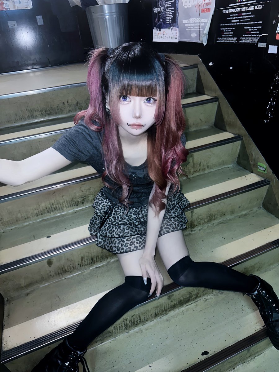 karma_miku's tweet photo. ほら、もっと夢中になって？ https://t.co/MdxWfu0uws
