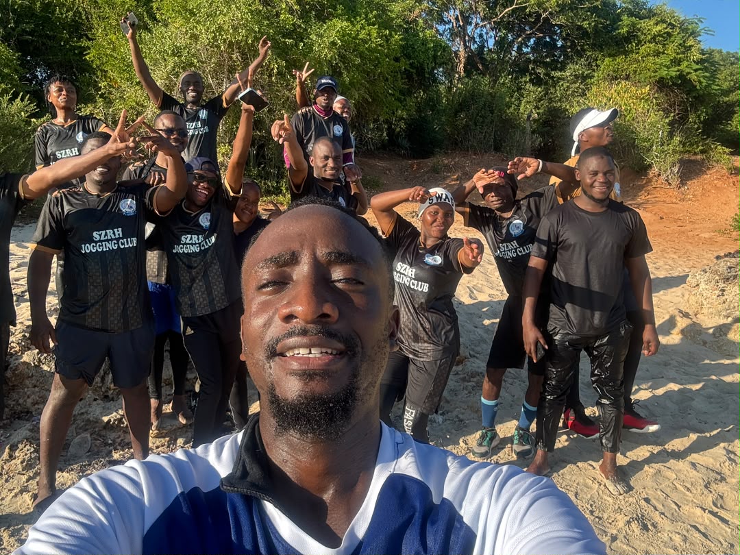 JilalaKenny's tweet photo. Ni Leo Tena Timu Ya Mazoezi Ya Hospitali Ya Rufaa Kanda Ya Kusini Mtwara ilijumuika na Wanamtwara Kufanya Mazoezi Pamoja ili kujenga Afya Bora Ya Mwili na akili na kuwa Karibu na Wananchi Tunaowahudumia.#Physical Fitness a Pathway to Your Wellness Beyond Medications. https://t.co/67nkMaqacR