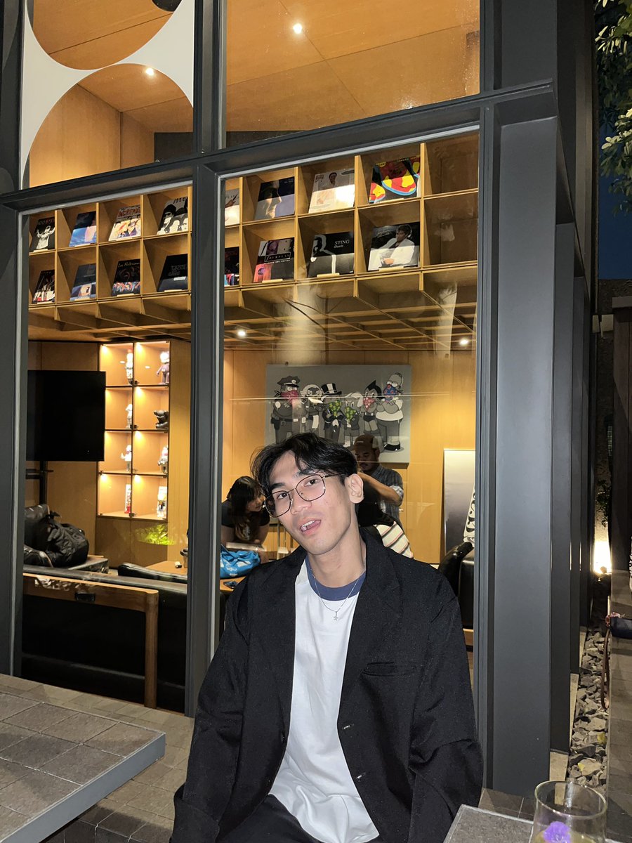 ghoergeous's tweet photo. Bandung, what’s good? https://t.co/gLvQlK7wow