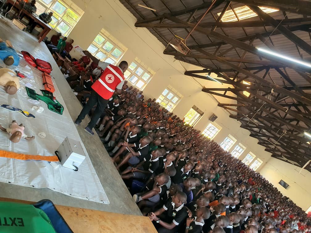 UgandaRedCross's tweet photo. Through a Memorandum of Understanding (MoU) with the Ministry of Education and Sports, the Uganda Red Cross Society continues to strengthen safety and preparedness in schools by providing first aid training to learners and school staff.

Yesterday, our team conducted a first aid training session at Standard SS, Ntungamo, equipping participants with essential life-saving skills to respond effectively to emergencies before professional medical help arrives.

By empowering school communities with first aid knowledge, we are building safer, more resilient learning environments where every second can make a difference.

First aid saves lives. Together, we are creating a culture of preparedness in our schools.
#FirstAidSavesLives #FirstAidInSchoos
@Educ_SportsUg @GovUganda