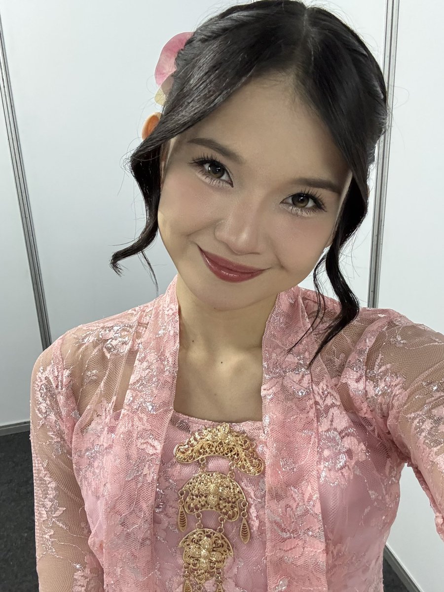 C_IndahJKT48's tweet photo. terimakasih untuk mng &amp; 2shotnya hari ini jogjaaa💖 #JKT48TheaterSementaraDIY https://t.co/2bUUnwBHBW