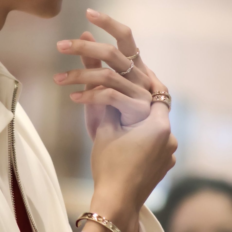 bbtatimi's tweet photo. สลิ่มมือพุพุ อยากจิเดรสสสสส 😭
สวยหวานมากกกกกกกกกกกก

PHUWIN APM ETE26

#APMMonacoTHXPhuwin
#phuwintang @phuwintang https://t.co/HxSvOeqUyC
