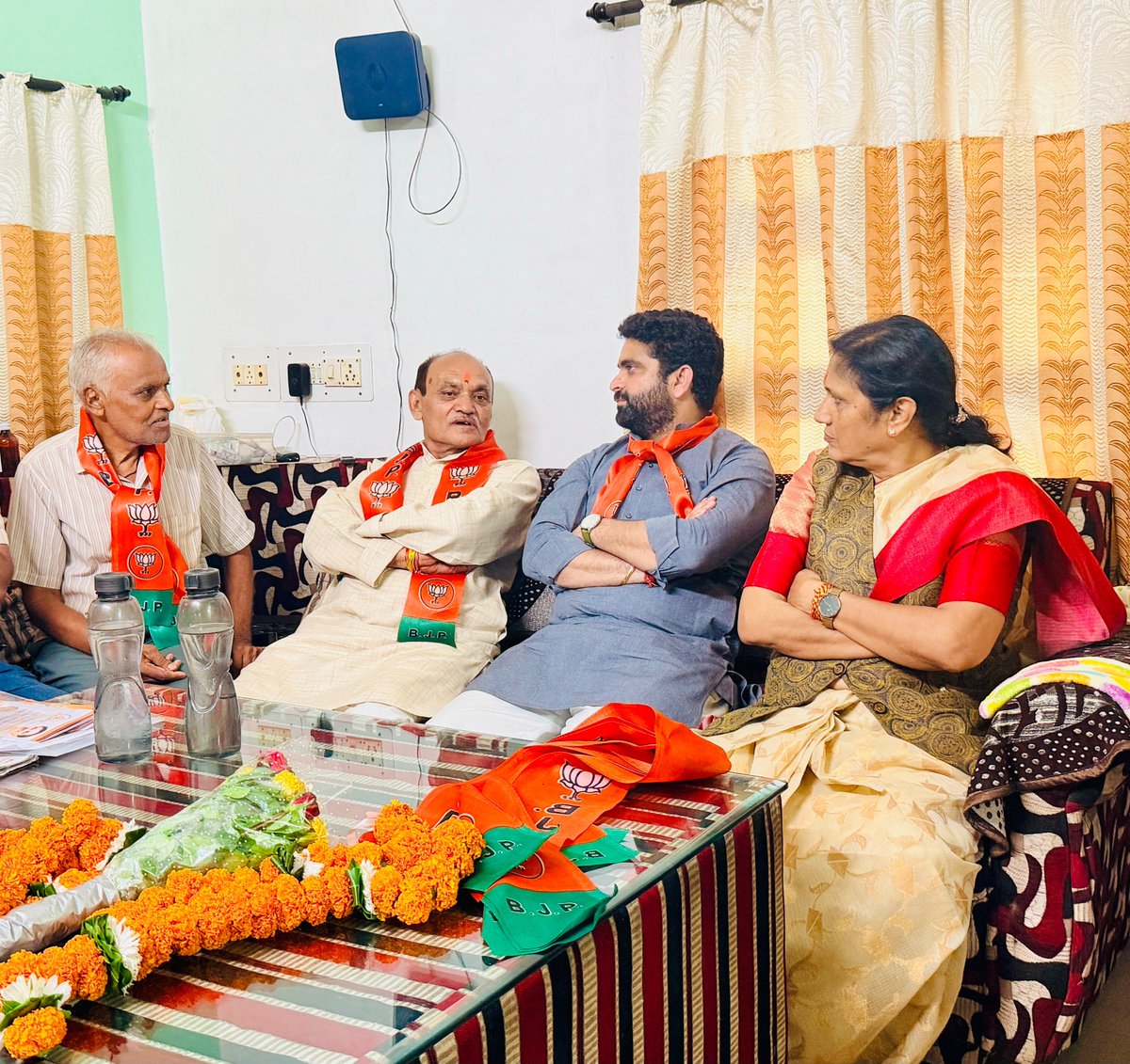 Gaurav_BJP12's tweet photo. आज शहडोल जिले के किरण टॉकीज शक्ति केंद्र पर आयोजित डिजिटल लर्निंग प्रशिक्षण अभियान में सहभागिता कर कार्यकर्ताओं से संवाद किया। 

इस अवसर पर जिला अध्यक्ष आदरणीया श्रीमती अमिता चपरा जी उपस्थित रही। 

इस दौरान डिजिटल प्लेटफ़ॉर्म के प्रभावी उपयोग, संगठन को तकनीकी रूप से सशक्त बनाने.. https://t.co/ICwJqw3N7K