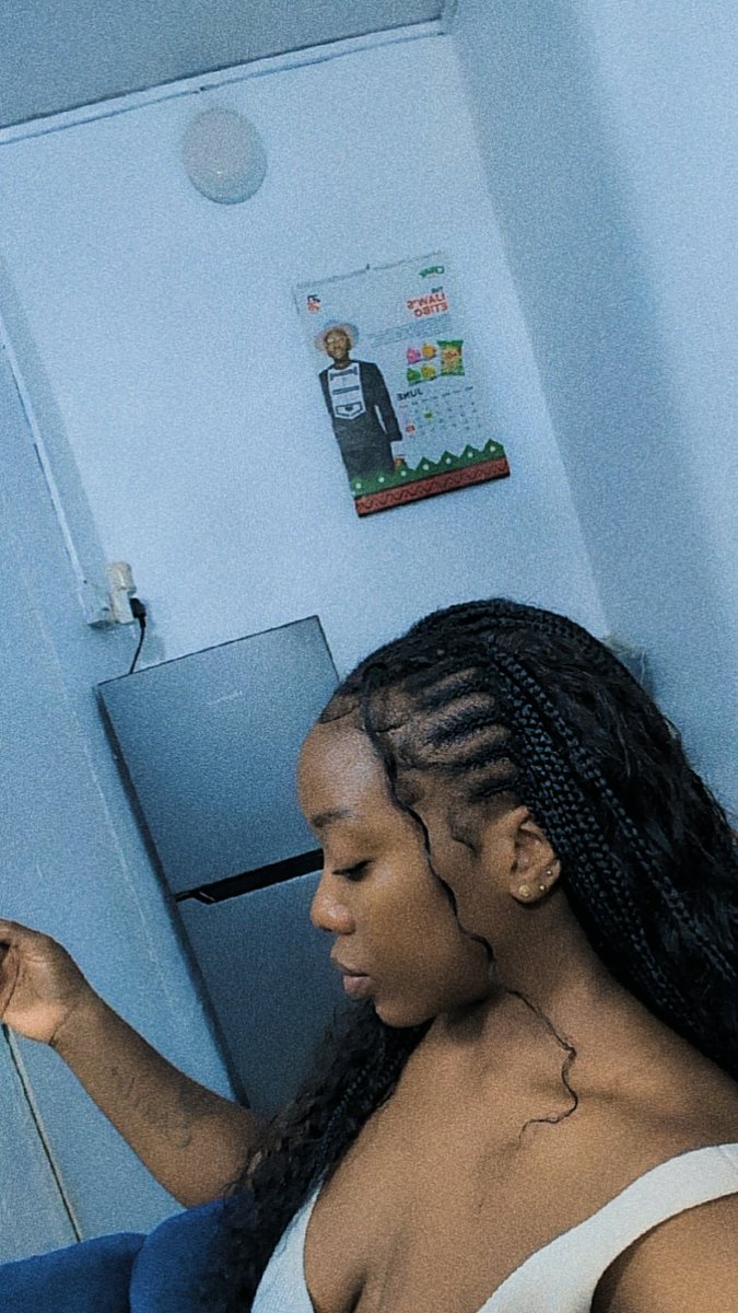 auntbeee_'s tweet photo. Natural hair era loading... 🤎 https://t.co/UcevQN95SH